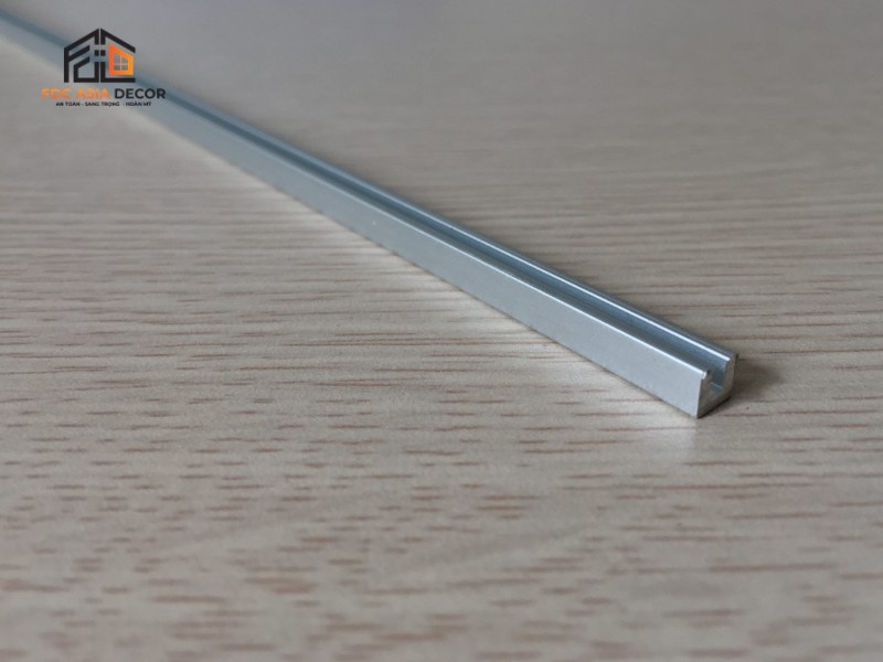 Giá thanh nhôm chữ U mới nhất: Bảng giá và yếu tố ảnh hưởng