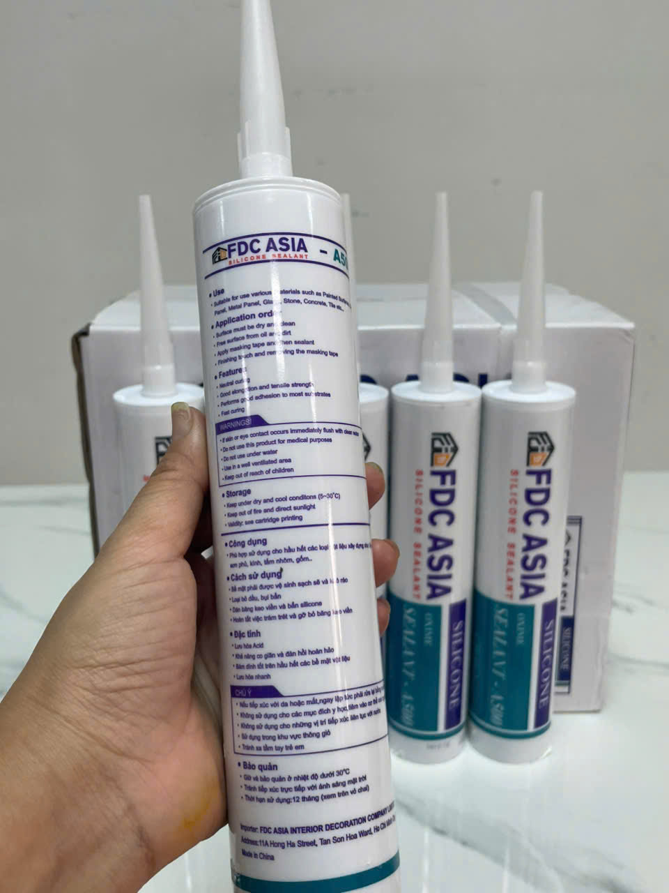 So sánh keo silicon dán tường với các loại keo xây dựng phổ biến