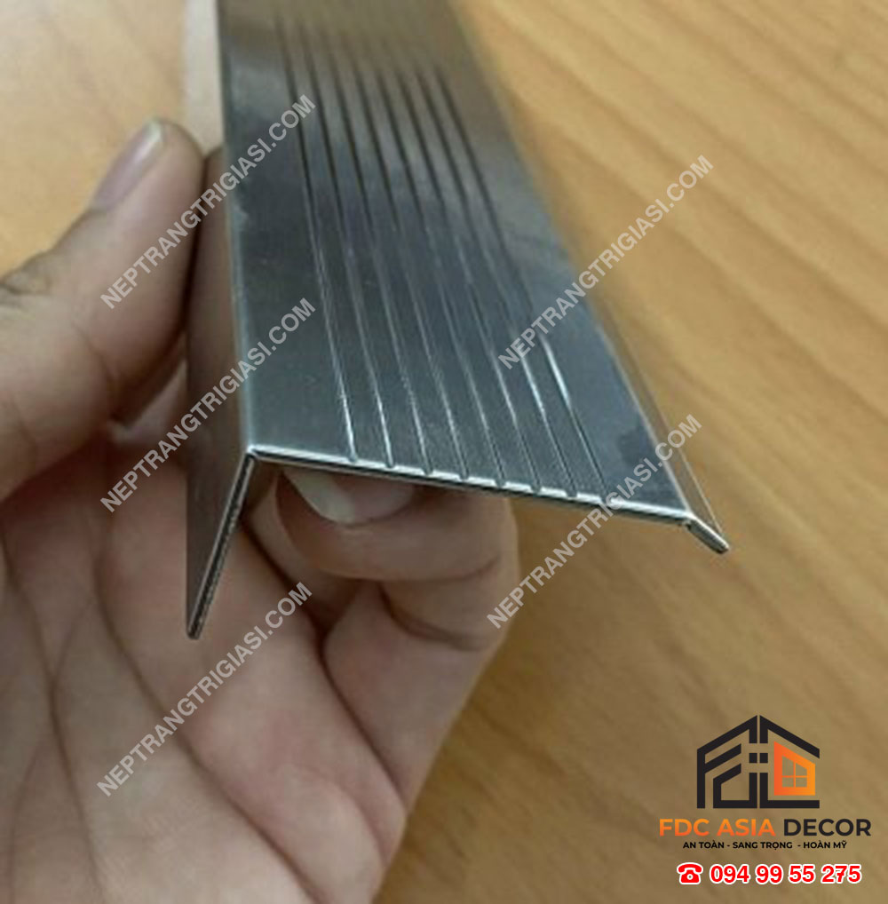 Ưu điểm của nẹp inox chống trơn