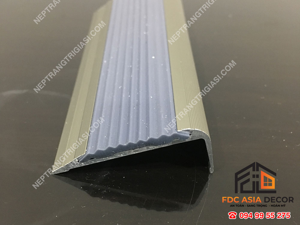 Nẹp nh&ocirc;m chống trơn