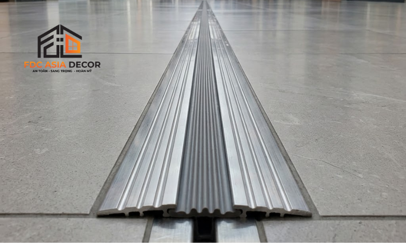 Nẹp khe l&uacute;n